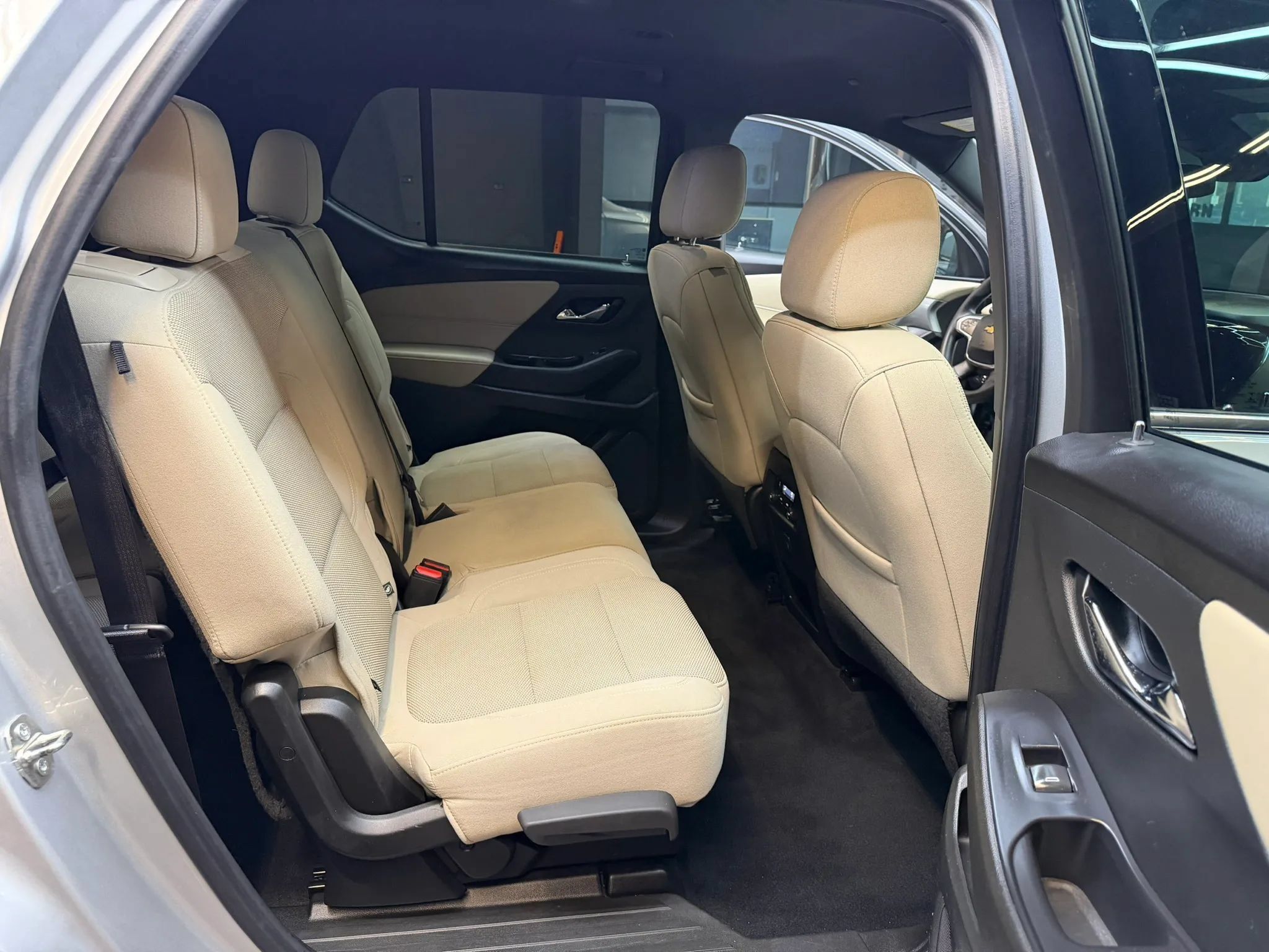 Used 2022 Chevrolet Traverse LS AWD/4WD image 26