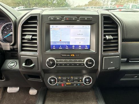 Used 2020 Ford Expedition Max Limited image 19