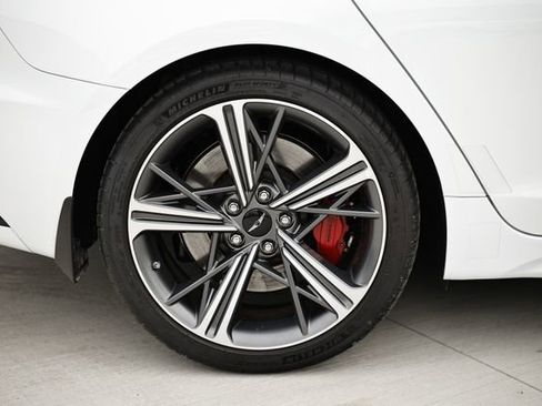 Used 2025 Genesis G70 3.3T Advanced image 6