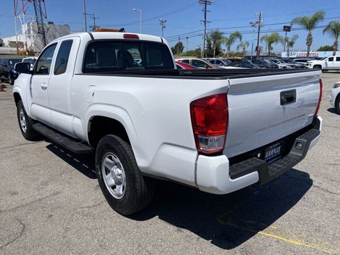 Used 2016 Toyota Tacoma SR RWD image 12