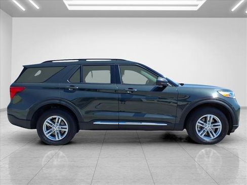 Used 2023 Ford Explorer XLT AWD/4WD image 13