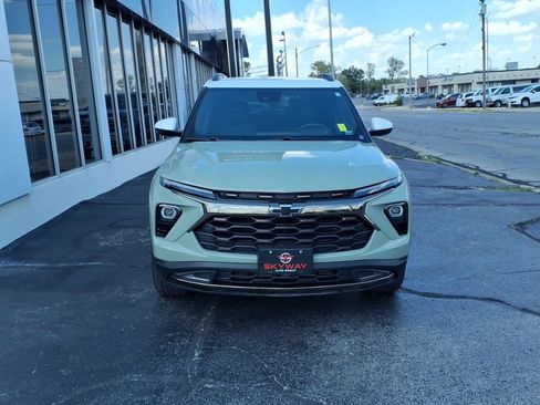 Used 2025 Chevrolet TrailBlazer ACTIV w/ Driver Confidence Package AWD/4WD image 2