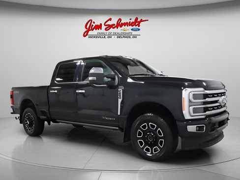 Used 2023 Ford F250 Platinum AWD/4WD image 2