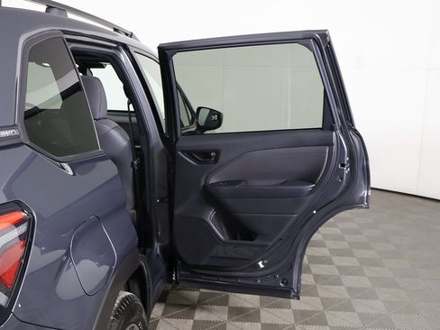 Used 2025 Subaru Forester Premium image 21