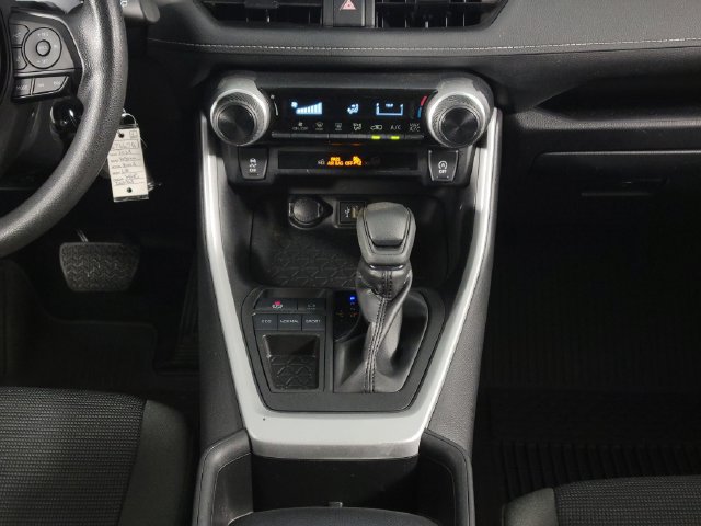 Used 2024 Toyota RAV4 LE FWD image 24