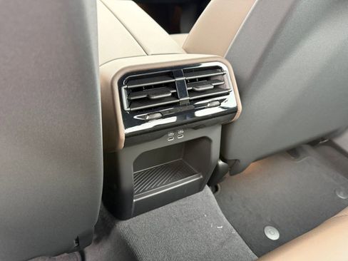 New 2026 BMW i5 eDrive40 w/ Premium Package image 23