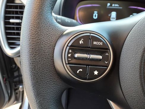 Used 2025 Kia Soul LX w/ LX Technology Package image 18
