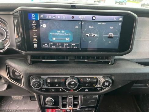 Used 2024 Jeep Gladiator Sport AWD/4WD image 20