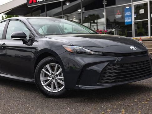 Used 2025 Toyota Camry LE FWD image 3