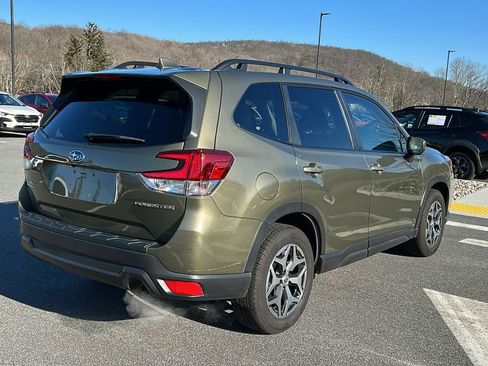 Certified 2023 Subaru Forester Premium image 8