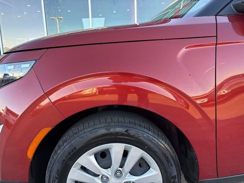 Used 2024 Kia Soul LX image 7