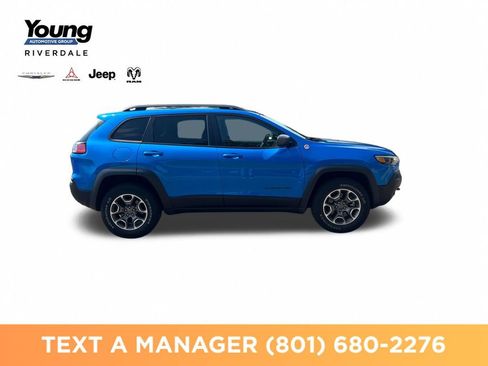 Used 2021 Jeep Cherokee Trailhawk w/ Comfort/Convenience Group AWD/4WD image 6
