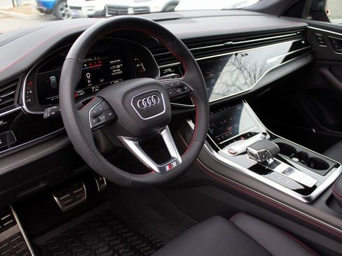 Used 2025 Audi SQ8 Prestige w/ Prestige Package image 11