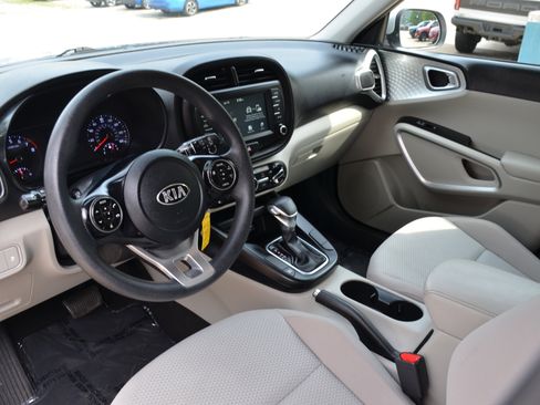 Used 2020 Kia Soul LX image 13