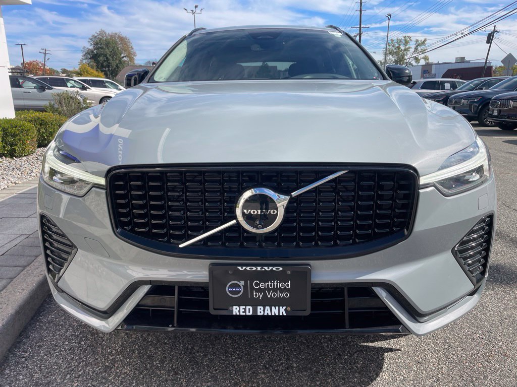Certified 2024 Volvo XC60 B5 Plus w/ Climate Package AWD/4WD image 8