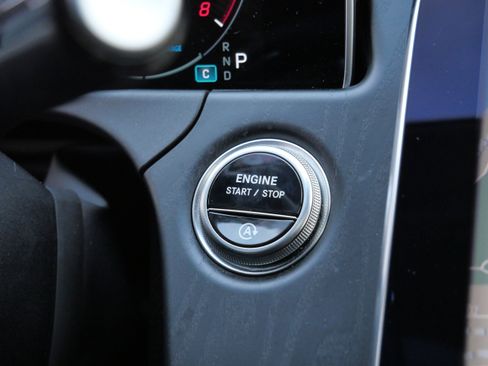 Used 2025 Mercedes-Benz E 350 4MATIC Sedan image 32