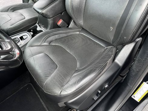Used 2020 Jeep Cherokee Limited AWD/4WD image 27