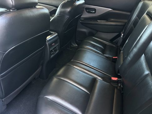 Used 2023 Nissan Murano SV FWD image 11
