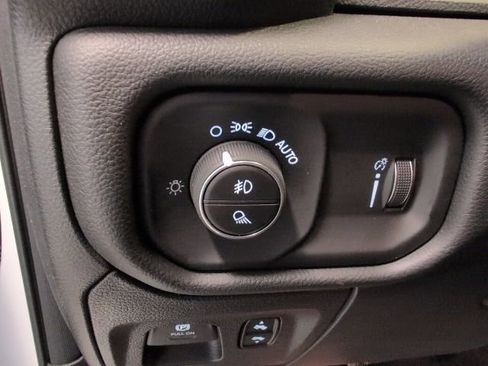 New 2026 RAM 1500 4x4 Crew Cab image 15