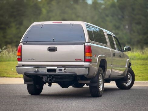 Used 2003 GMC Sierra 1500 SLT w/ SLT Preferred Equipment Group AWD/4WD image 11