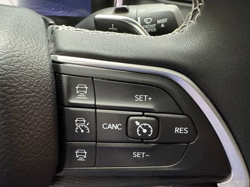 Used 2024 Jeep Grand Cherokee L Laredo AWD/4WD image 16