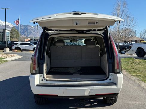 Used 2015 Cadillac Escalade ESV Premium RWD image 12