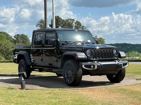 New 2026 Jeep Gladiator Sport AWD/4WD image 1