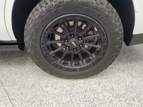 Used 2021 GMC Yukon Denali w/ Denali Ultimate Package image 38