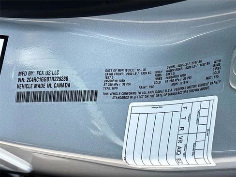 Used 2026 Chrysler Pacifica Limited FWD image 34