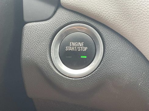 Used 2024 Chevrolet Equinox LS w/ LS Convenience Package FWD image 18