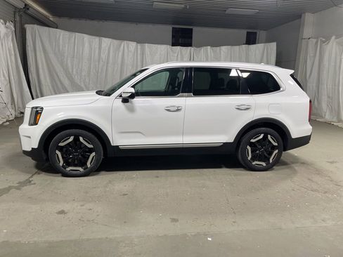 Used 2025 Kia Telluride S image 4