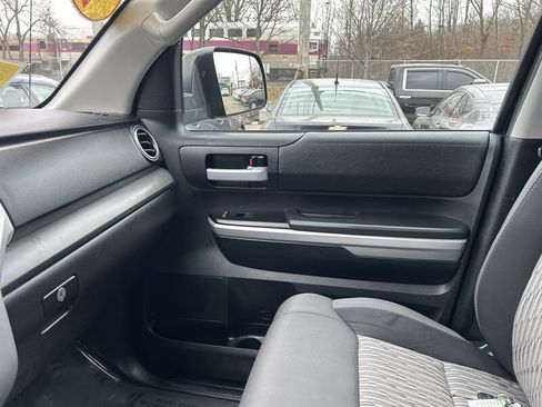 Used 2016 Toyota Tundra SR5 image 12