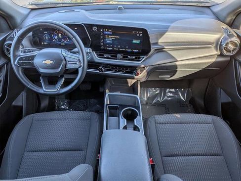 Used 2025 Chevrolet Equinox LT FWD image 18