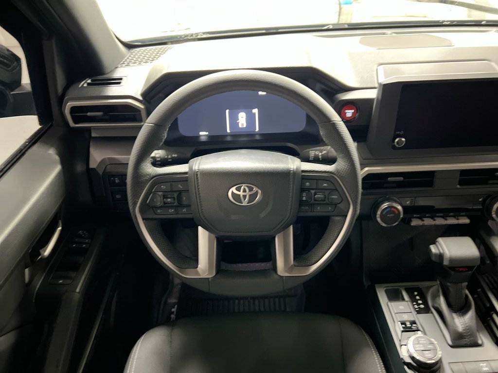 Used 2025 Toyota Tacoma TRD Off-Road AWD/4WD image 11