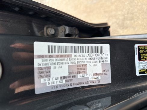 Used 2017 MAZDA MAZDA3 Sport FWD image 9