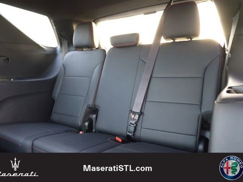 Used 2024 Chevrolet Traverse RS image 23