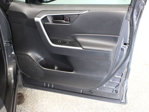Used 2025 Toyota RAV4 LE AWD/4WD image 30