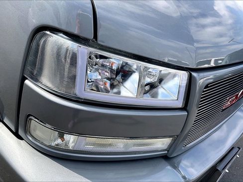 Used 2024 GMC Savana 2500 w/ Driver Convenience Package RWD image 32