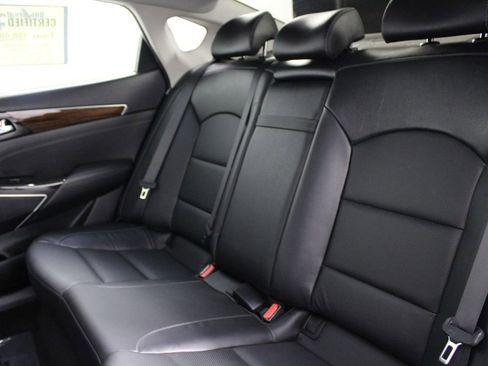 Used 2019 Kia Cadenza Technology image 18