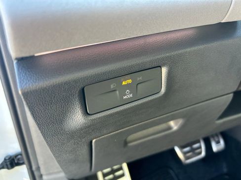 New 2026 Volkswagen Tiguan SE R-Line image 58