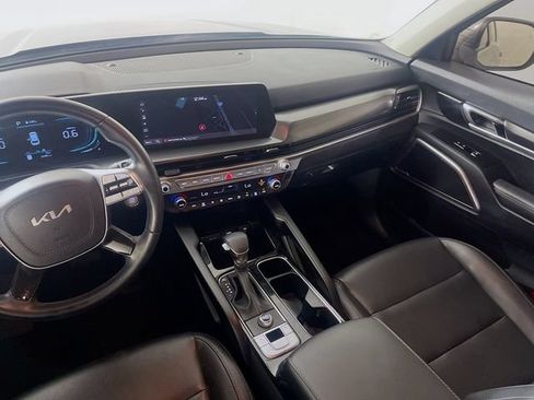 Used 2024 Kia Telluride LX FWD image 24