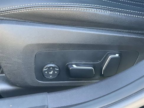 Used 2025 BMW 330i xDrive Sedan image 18