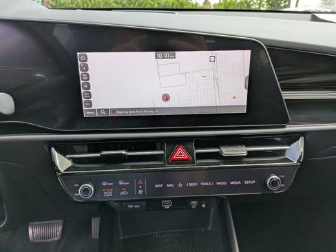 Certified 2023 Kia Niro EX FWD image 23