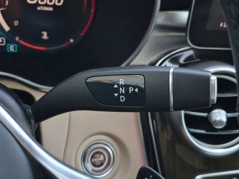 Used 2021 Mercedes-Benz GLC 300 4MATIC image 25