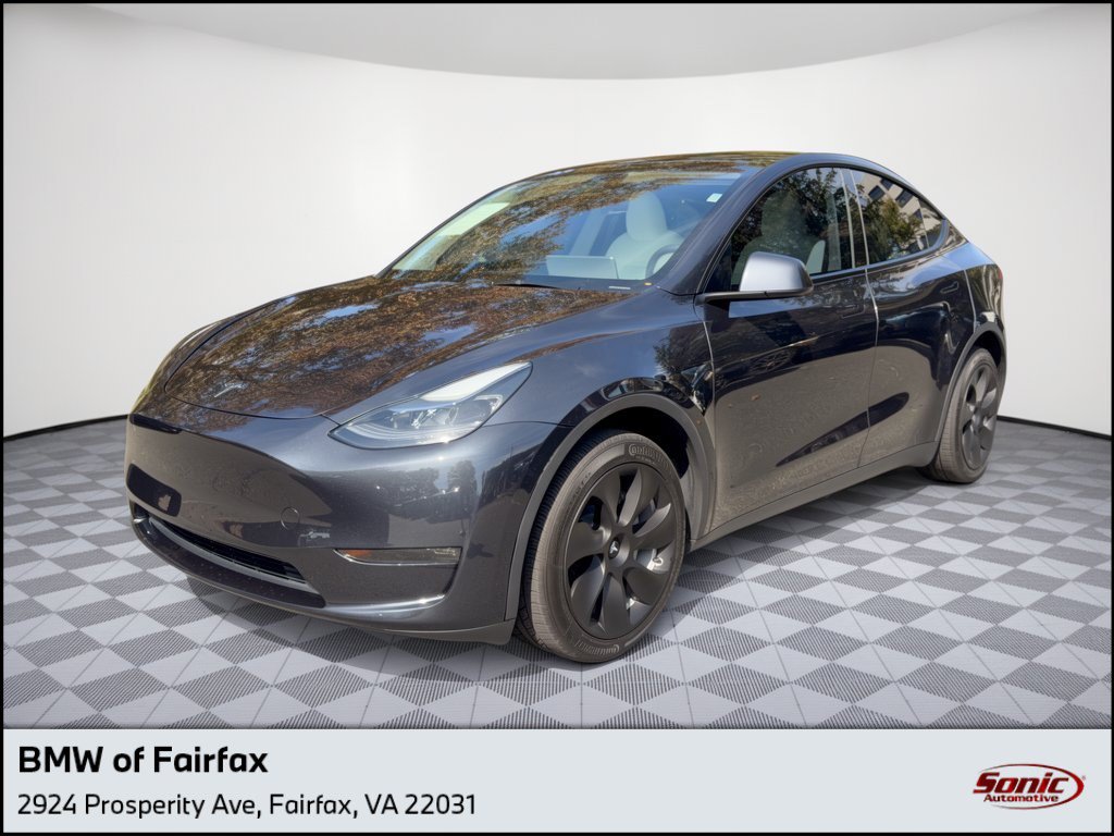 Used 2024 Tesla Model Y Long Range RWD image 1