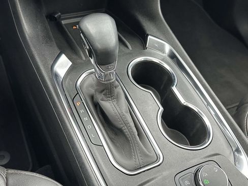 Certified 2023 Chevrolet Traverse LT w/ LT Premium Package image 32