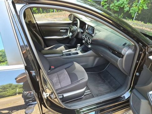 Used 2023 Nissan Sentra SR w/ Electronics Package FWD image 10