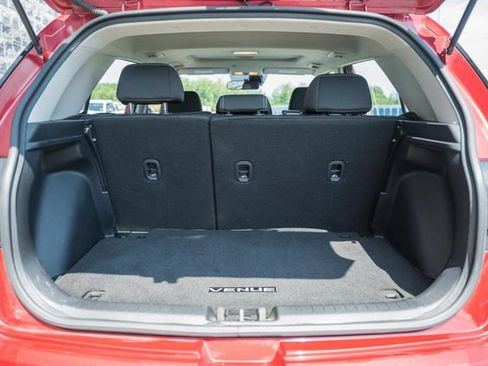 Used 2024 Hyundai Venue SEL FWD image 10