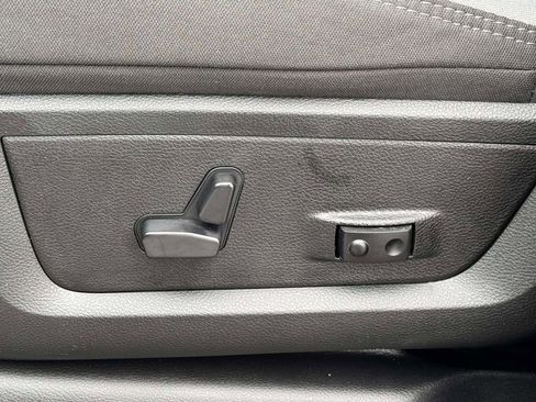 Used 2024 RAM 2500 Big Horn w/ Bed Utility Group image 29