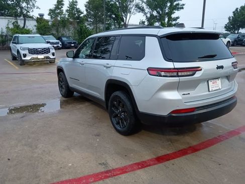 Used 2024 Jeep Grand Cherokee L Laredo image 8